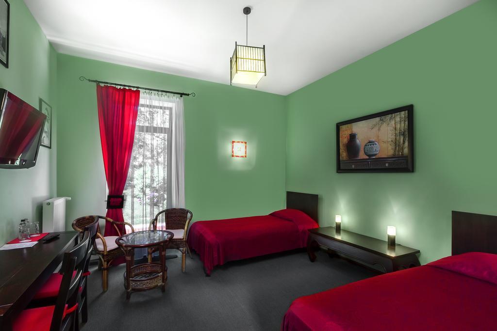 Palac Nieznanice Zabytek Goscinny Ze Spa الغرفة الصورة