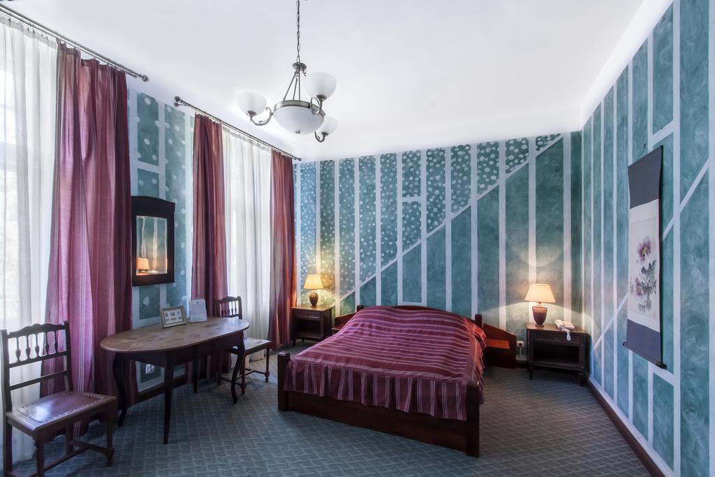 Palac Nieznanice Zabytek Goscinny Ze Spa الغرفة الصورة